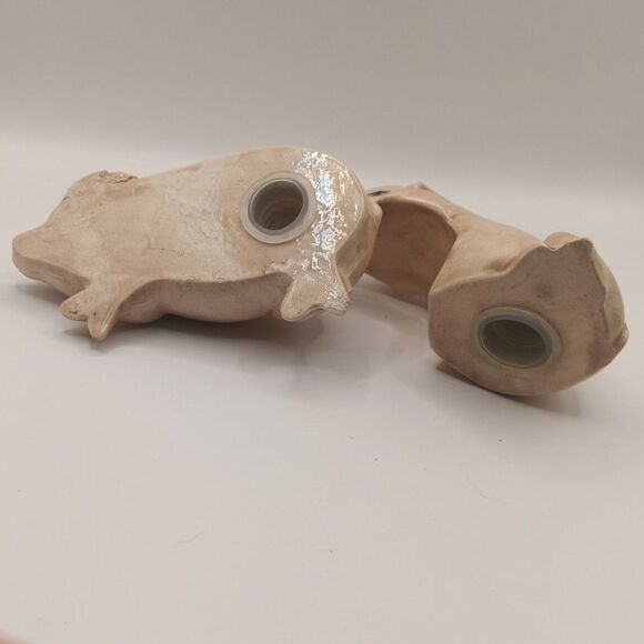 Rob Roy Cuddling Pigs Salt & Pepper Shakers Preowned Ceramic Chip On Rear Foot - Picture 6 of 8